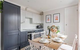 Family & Pet Friendly, Stylish & Spacious Beach House